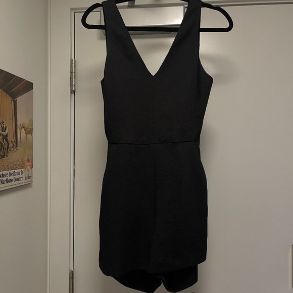 Aritzia - Wilfred Tie-Back Romper - Picture 1 of 7